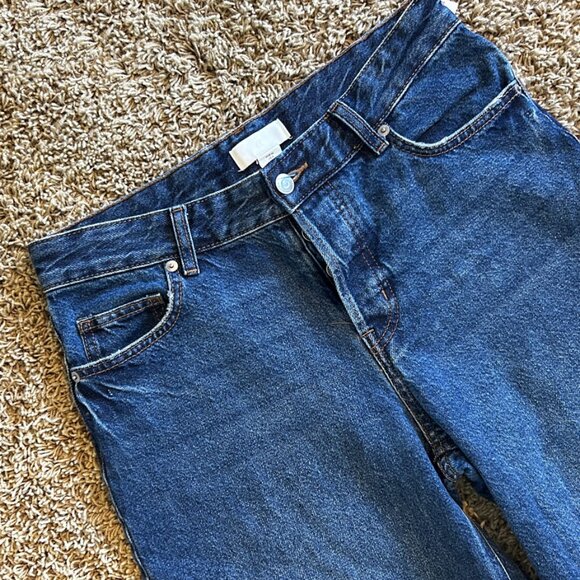 H&M High Rise Dark Wash Raw Hem Jeans in Size 4 Cropped Wide Leg Button Fly - Picture 2 of 6